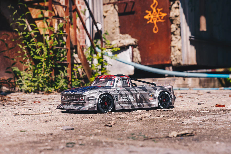 Arrma Street Bash Infraction Resto Mod BLX 6S RTR 1/7 ARA7615V2 - Image 24