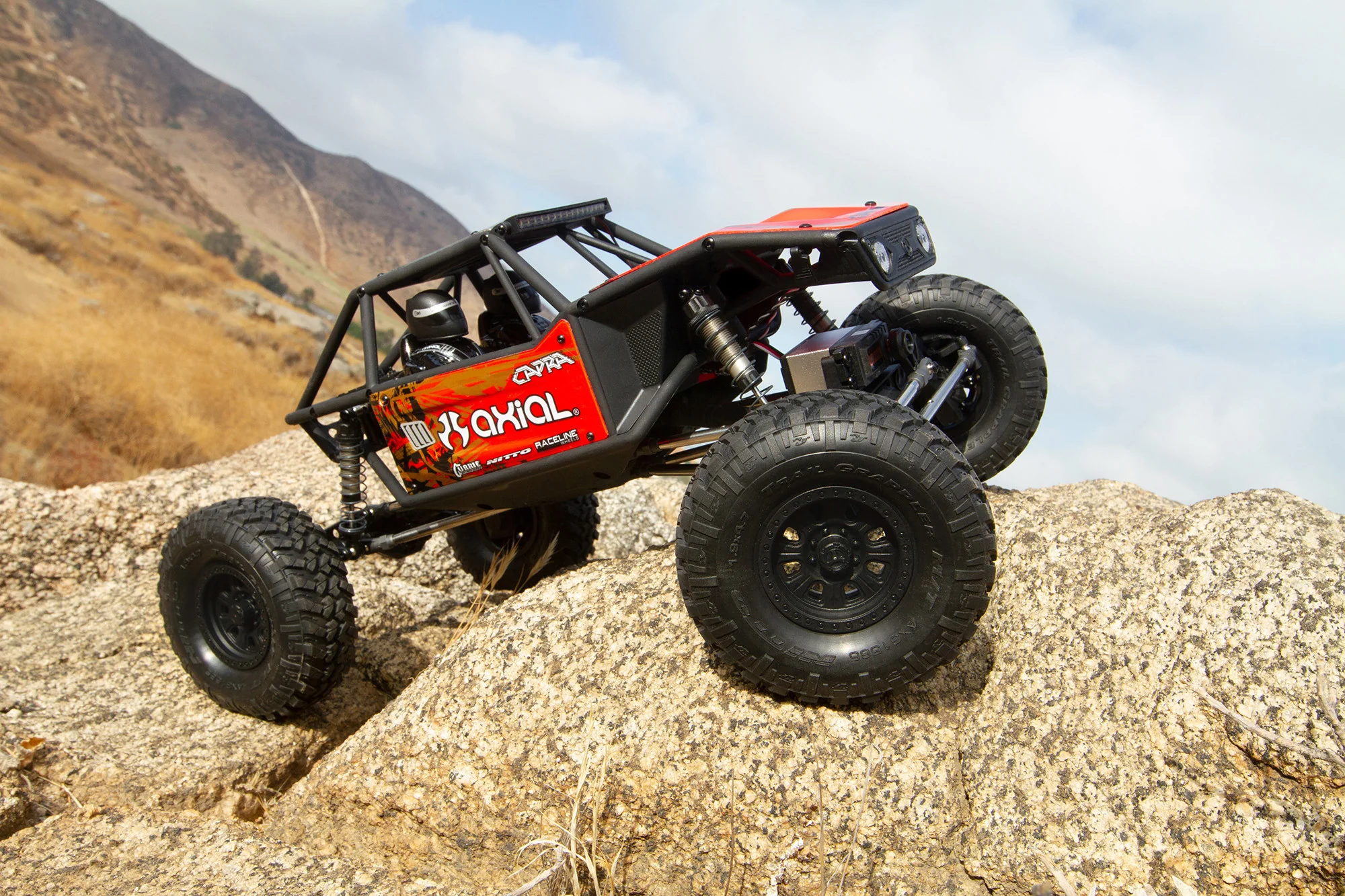 Axial Capra 1.9 Unlimited Trail Buggy RTR AXI03000B - Image 5