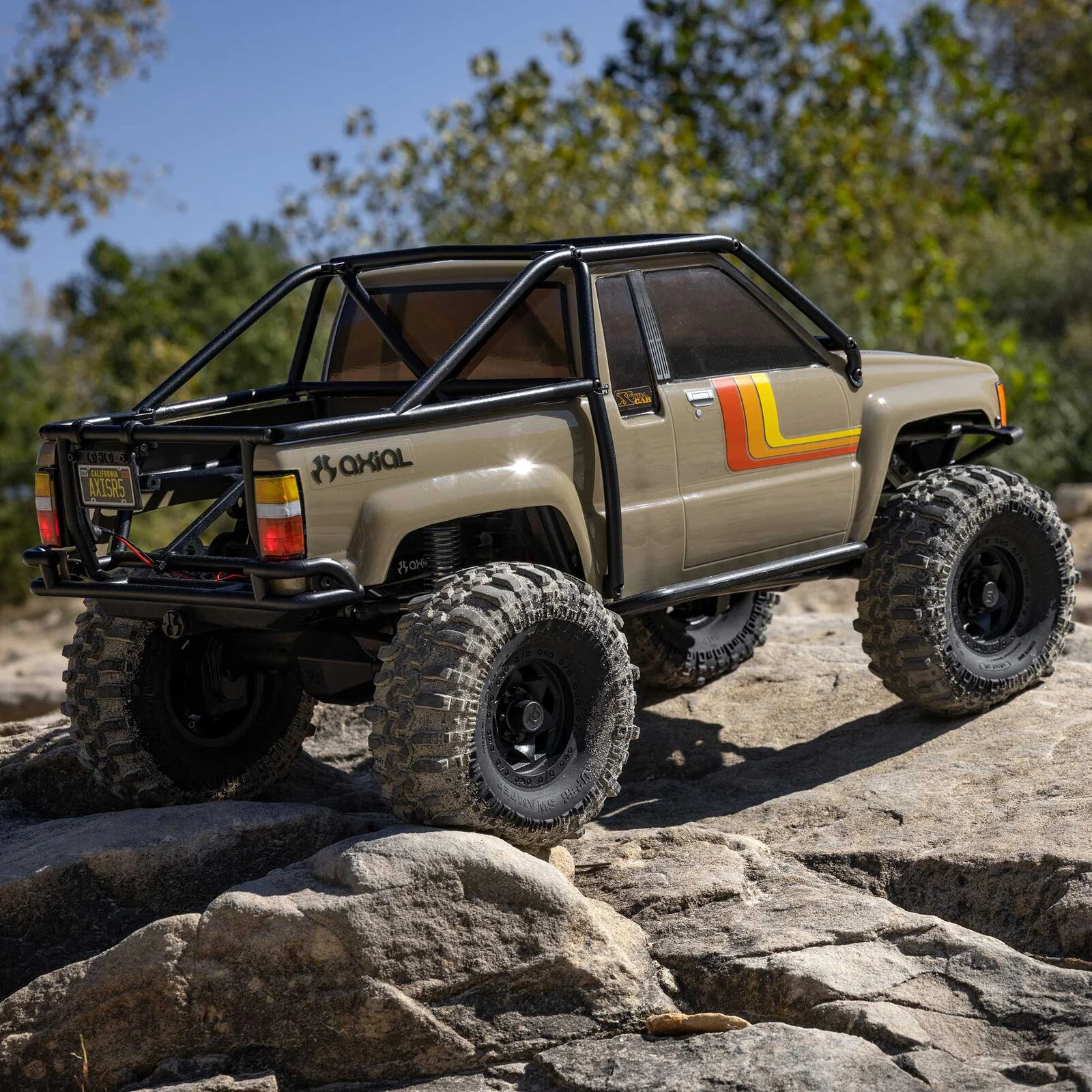 Axial Crawler SCX10 III Toyota SR5 1987 4WD RTR AXI-2062 - Image 11