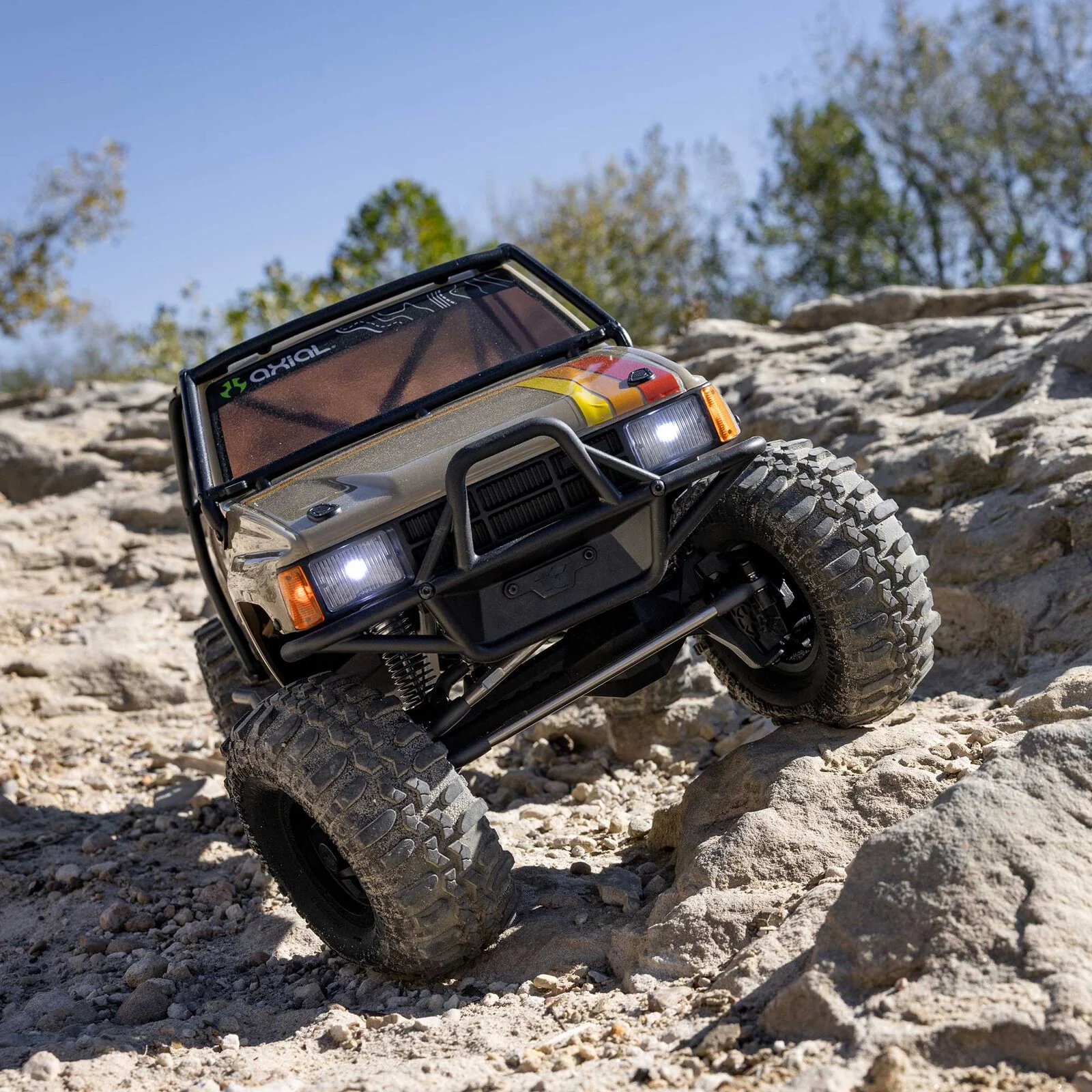 Axial Crawler SCX10 III Toyota SR5 1987 4WD RTR AXI-2062 - Image 12