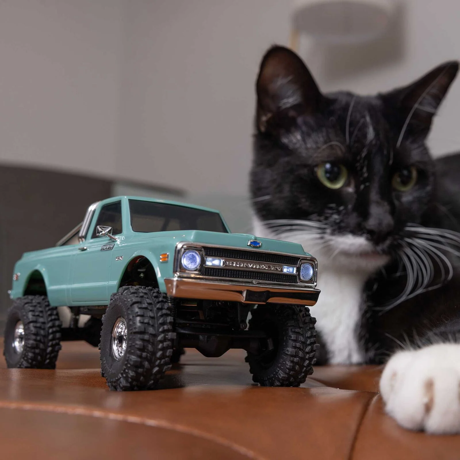 Axial Rock Crawler SCX30 Chevrolet K10 4WD RTR AXI-2260 - Image 19