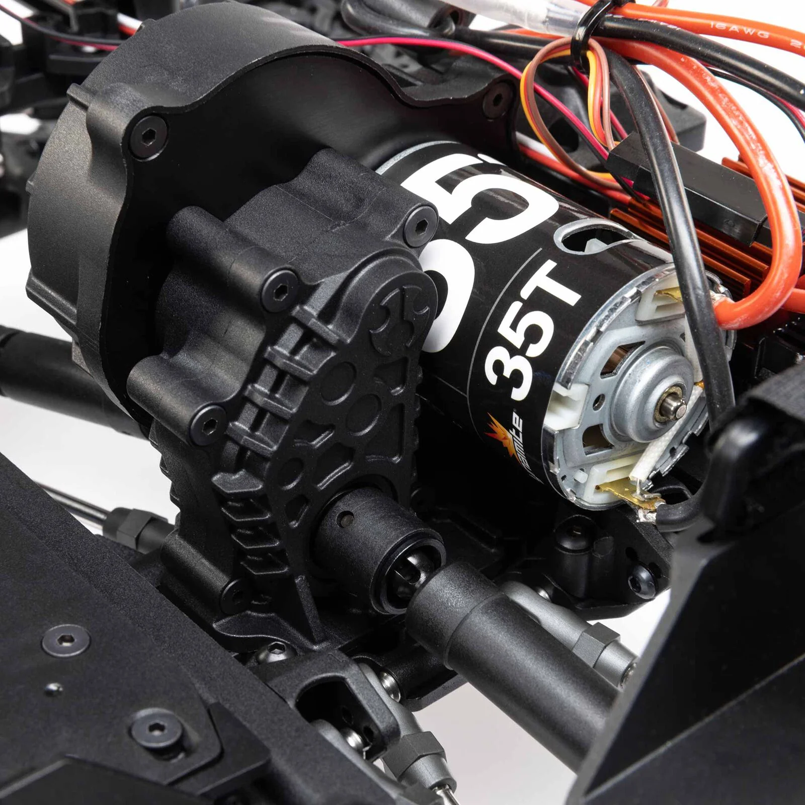 Axial SCX10 III Chevy K10 1982 Base Camp 4WD RTR AXI03030 - Image 16