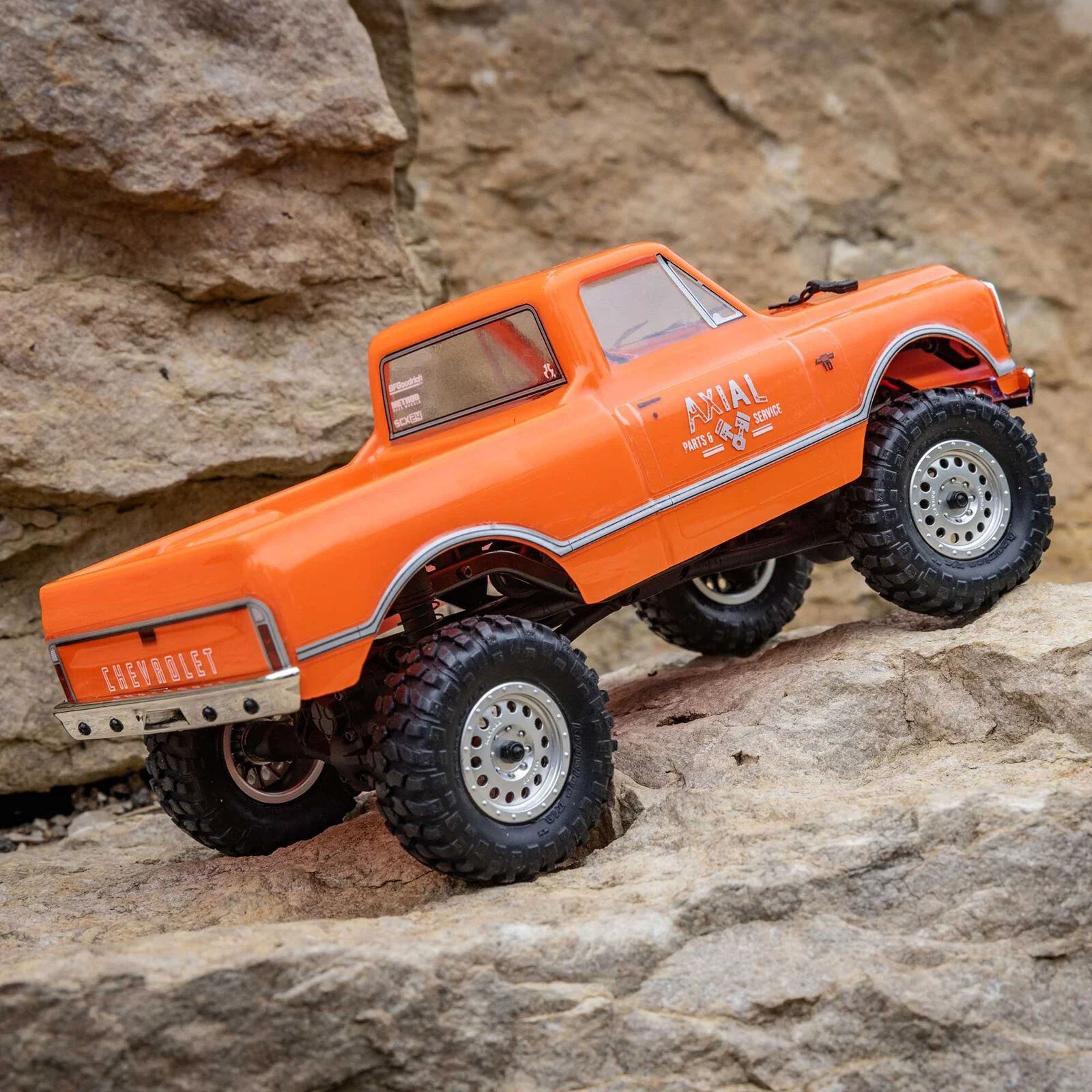 Axial SCX24 Chevrolet C10 1967 4WD Rock Crawler RTR AXI00001V2 - Image 11