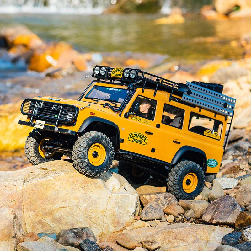 FMS Scale Land Rover Defender 110 FCX10 RTR FMS11045RS-YL-SP - Image 3