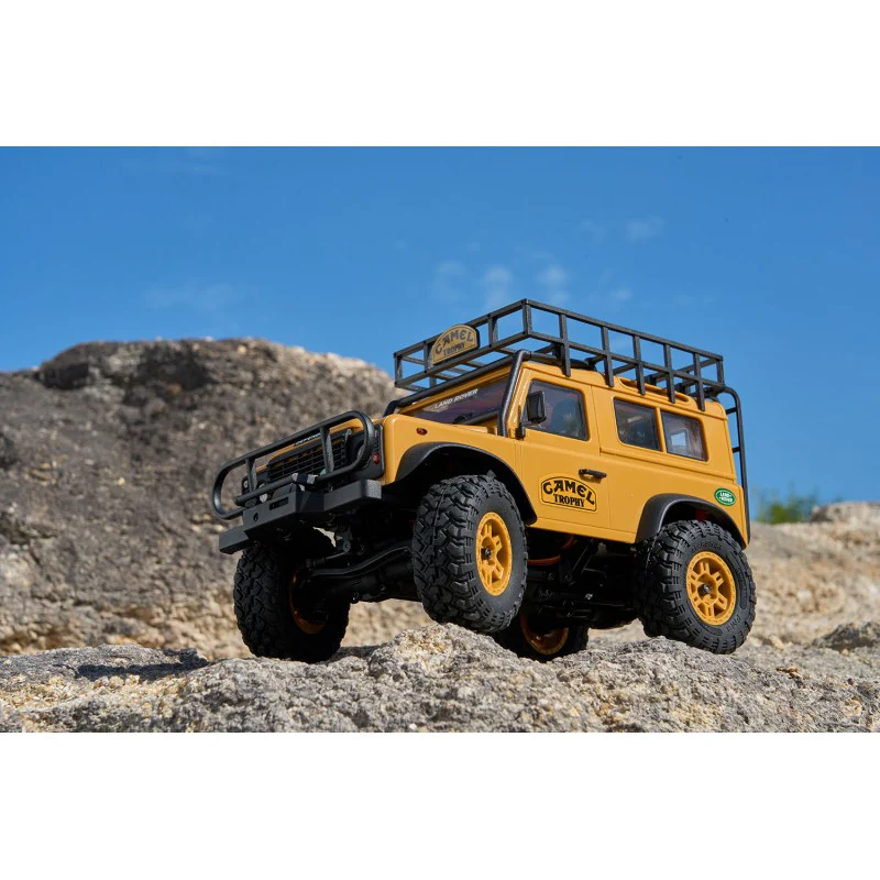 FMS Scale Land rover Defender 90 Camel Trophy FCX24M 4WD 1/24 RTR FMS12491RTR-YL - Image 3