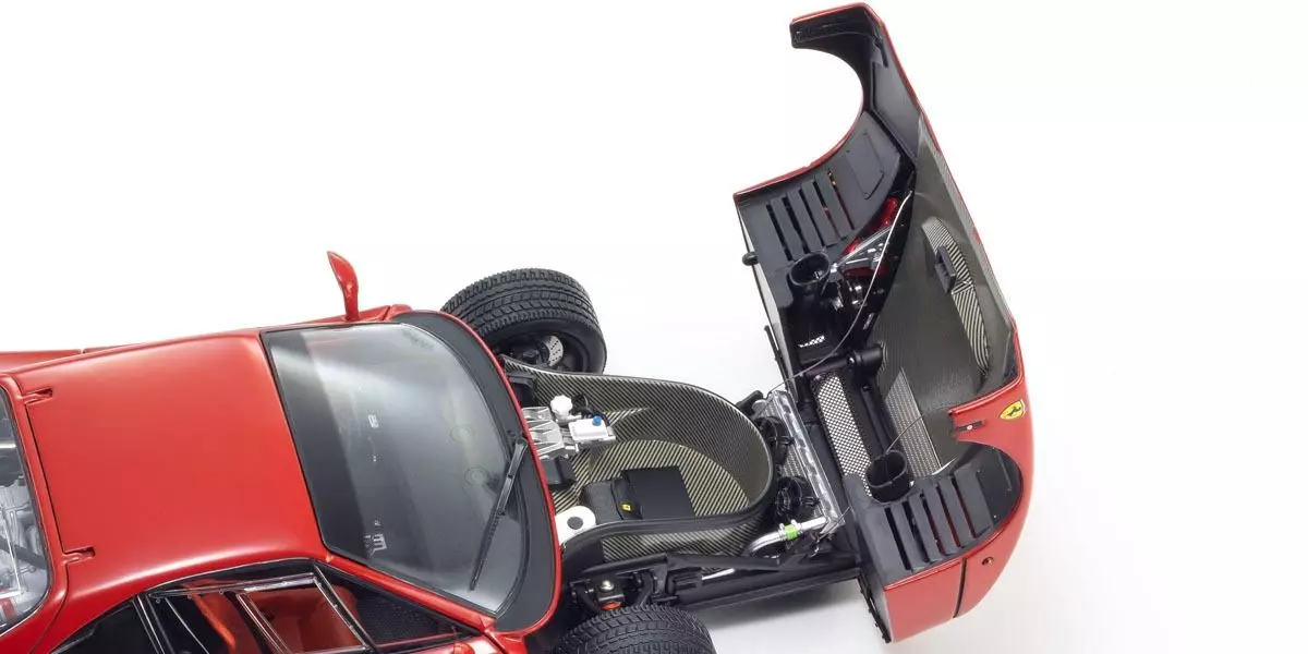 Kyosho Diecast Ferrari F40 Ultime 1/18 KS08416RLM - Image 6