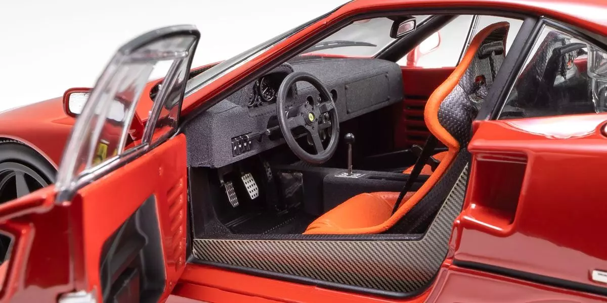 Kyosho Diecast Ferrari F40 Ultime 1/18 KS08416RLM - Image 7