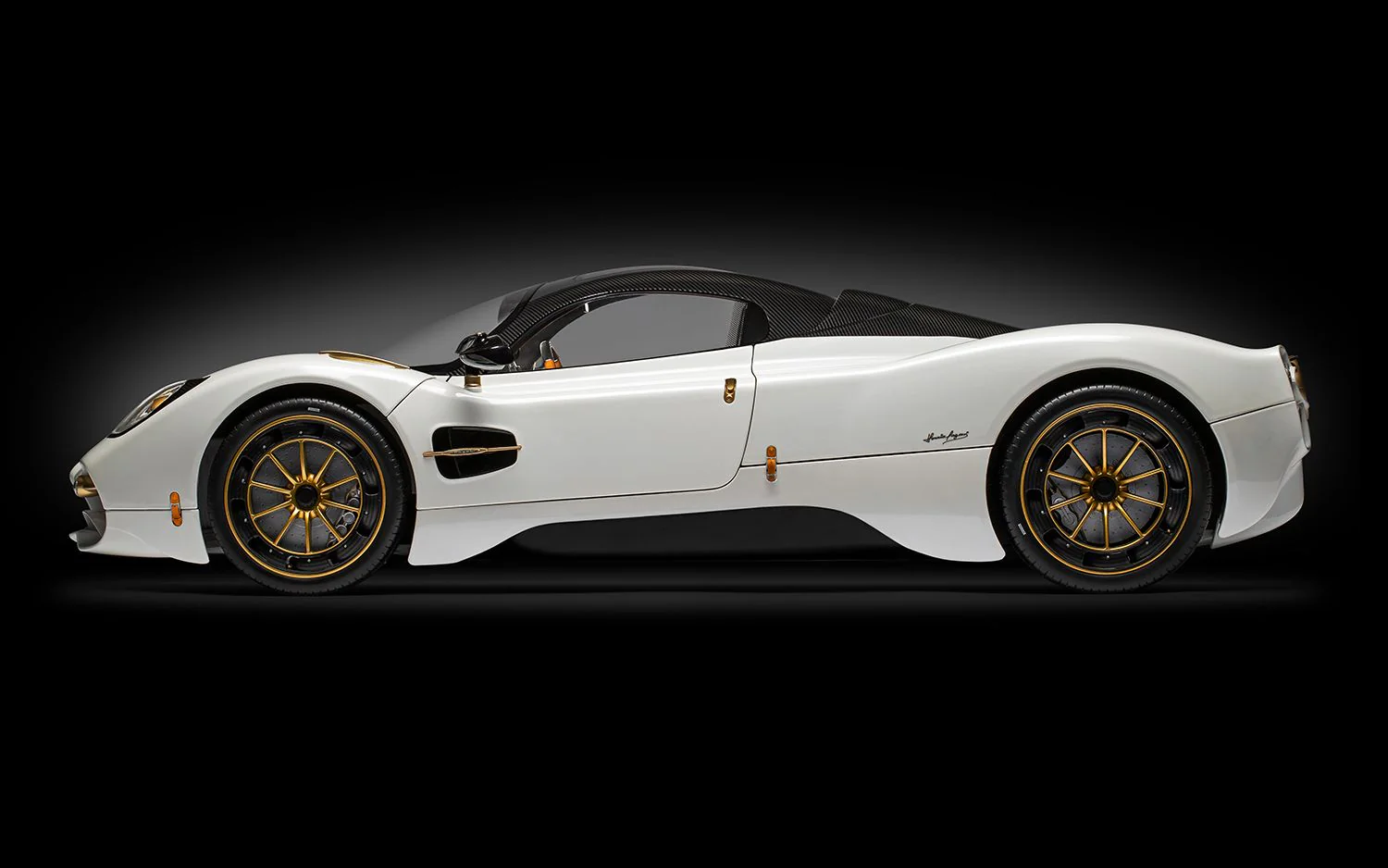 Pocher Diecast Pagani Utopia Coupé Bianco Perla HK123 - Image 2