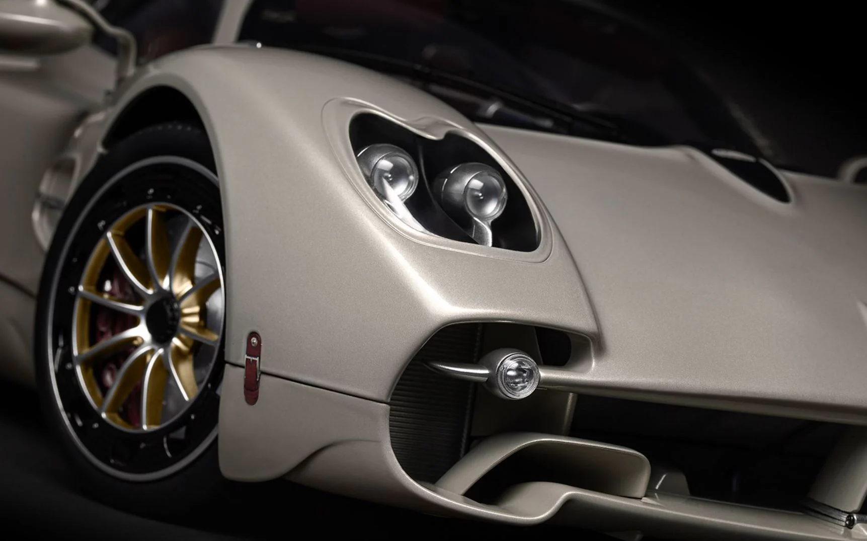 Pocher Diecast Pagani Utopia Coupé Rinascimento Lucido HK120 - Image 5
