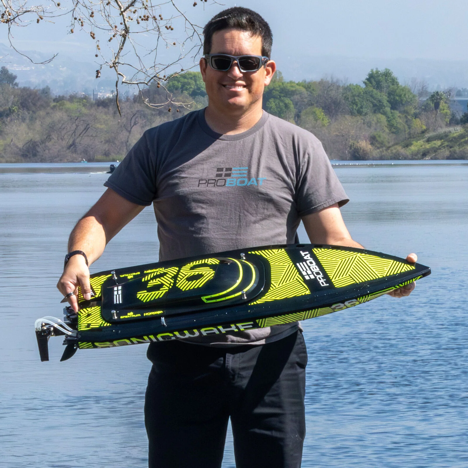 Pro Boat Sonicwake 36" V3 Deep-V Brushless 8S RTR PRB-2171 - Image 18
