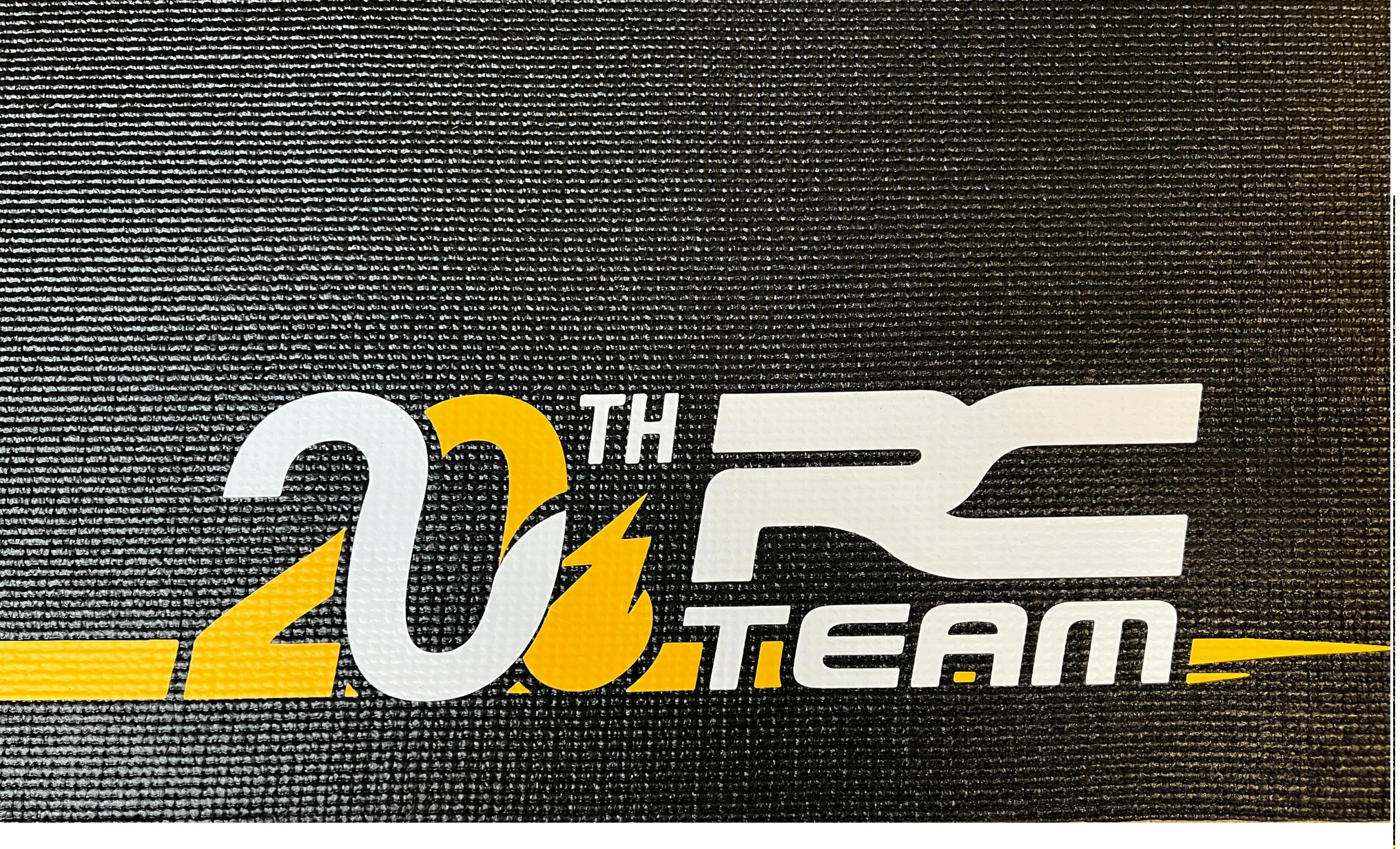 RC Team Tapis de stand 20e anniversaire 1000x630mm - Image 3