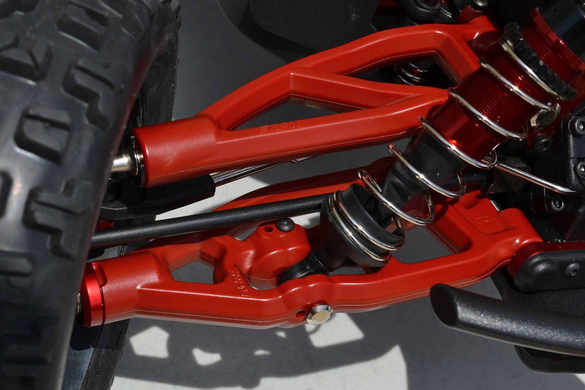 RPM Triangles avant Droit Rouge Arrma 6S (x2) 81609 - Image 2