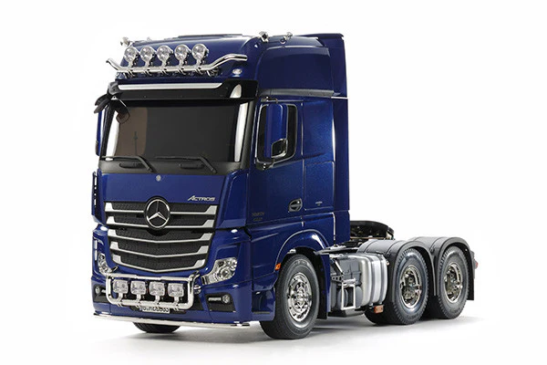 Tamiya Camion Mercedes Actros 3363 6x4 Gigaspace Bleu métal KIT 56354