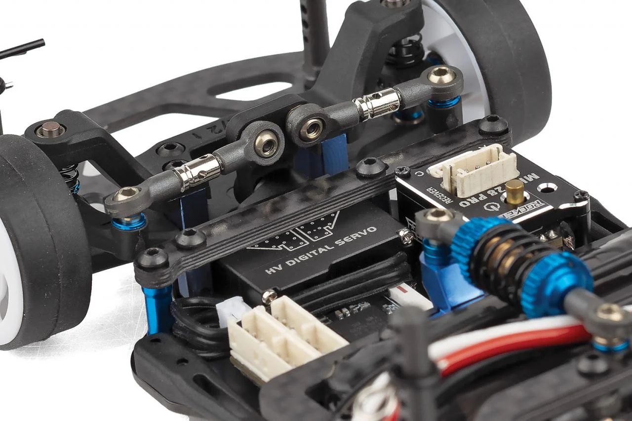 Team Associated RC28R 2WD + Carrosserie RADBODY Mako-X 1/28 Kit 20168 - Image 11